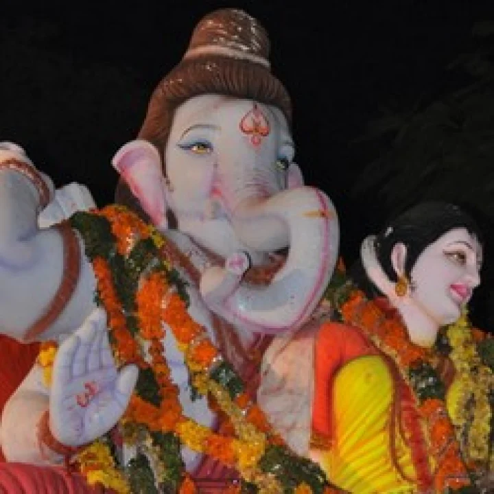వినాయక చవితి: ఎలాంటి పత్రాలతో పూజ చేయాలి?