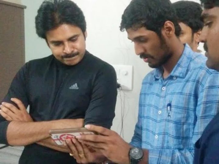 'పవనిజం'కు మంచి రెస్పాన్స్‌... జనం చూస్తున్నారట...