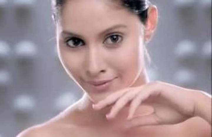 ફેસને ગ્લોઈંગ બનાવવા માટે લગાડો બટાટા 