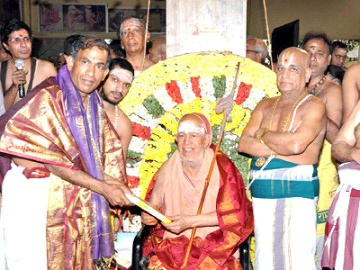కంచి కామాక్షిని దర్శించుకున్న టిటిడి ఈవో