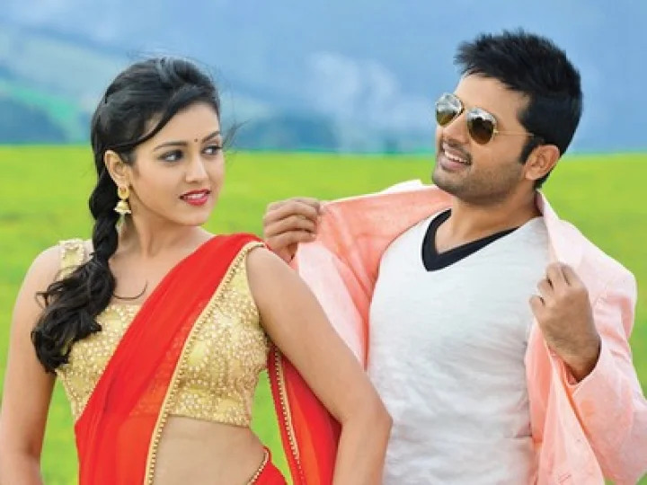 'చిన్నదాని కోసం' నితిన్ పాట్లు... అమ్మాయి మోసం చేస్తే... రివ్యూ రిపోర్ట్