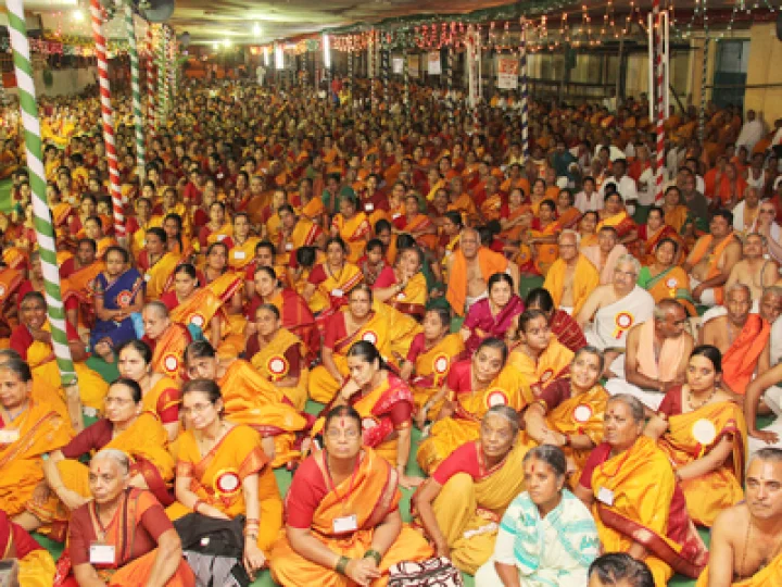 దేశానికి భక్తి మార్గాన్నిచ్చిన సాధువులు.. : ఈవో