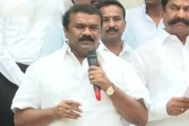 బాబూ..! మాటలు కాదు... దమ్ముంటే ప్రత్యేక హోదా తెప్పించు... శ్రీనివాస యాదవ్