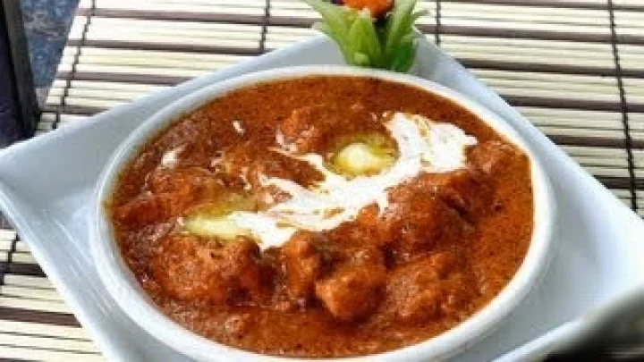 Chicken with cashew gravy