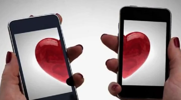 How Your Cell Phone Hurts Your Relationships