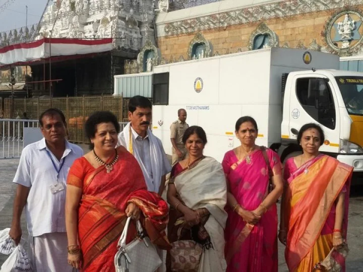 శ్రీవారి సేవలో జూనియర్‌ ఎన్‌టిఆర్‌ తల్లి షాలిని... త్వరలో ఎన్టీఆర్ రాముడిగా, కృష్ణుడిగా...