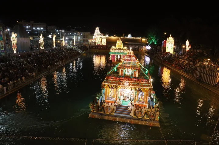 కన్నుల పండువగా శ్రీవారి తెప్పోత్సవాలు