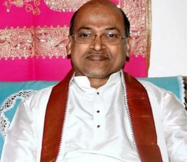 దేవాలయాలు ప్రత్యక్ష అభ్యాస కేంద్రాలు : గరికపాటి నరసింహారావు