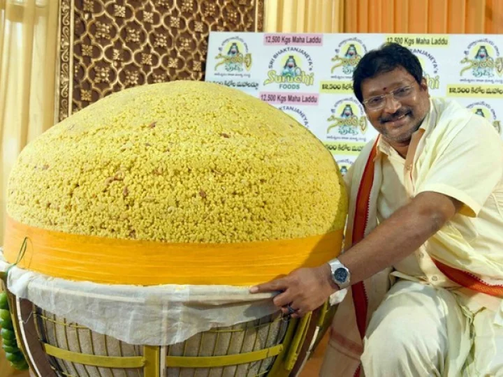 ఖైరతాబాద్ మహాగణేశునికి భారీ ల‌డ్డూ... బెజ‌వాడ‌లో త‌యారు...