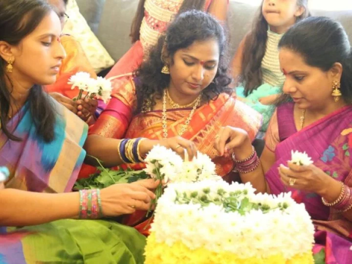 తెలంగాణా ప్రాంతపు ముత్తయిదువుల వేడుక ‘బతుకమ్మ’
