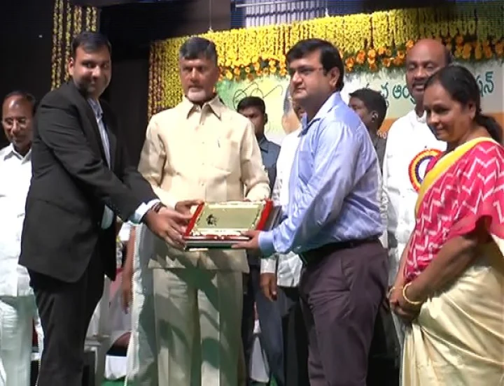 బెస్ట్ పరిశుభ్రమైన ప్రాంతంగా తిరుమల... అవార్డు ఇచ్చిన సీఎం చంద్రబాబు
