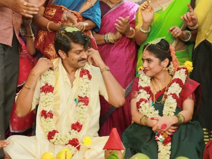 వంగవీటి సినిమా రివ్యూ: రామ్ గోపాల్ వర్మ సక్సెస్ అయ్యాడు.. పొలిటికల్ డ్రామాగా అదుర్స్..