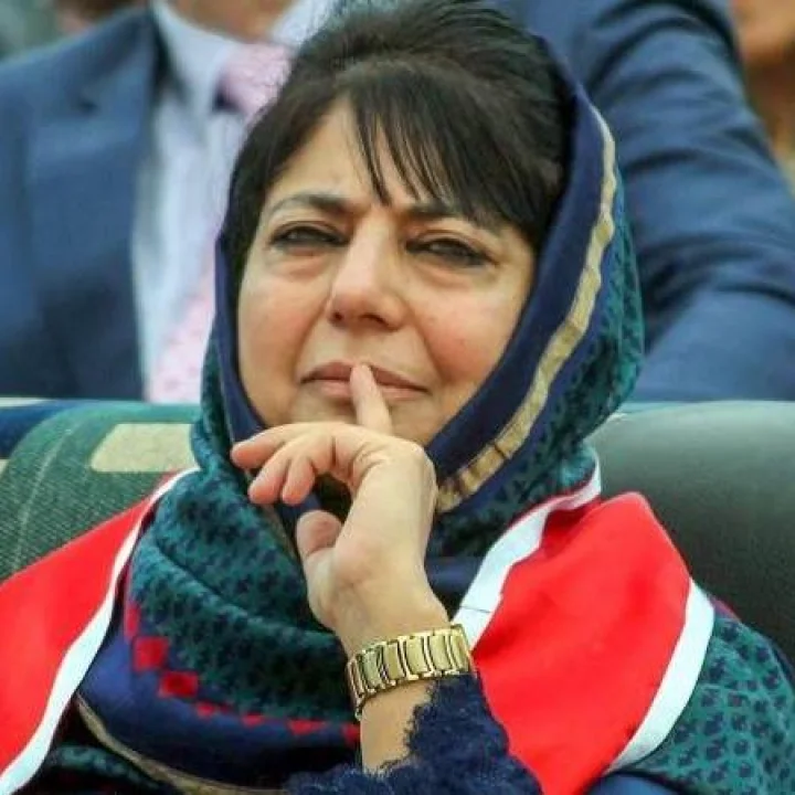 ఆర్టికల్ 370ని పునరుద్ధరిస్తేనే ఎన్నికల్లో పోటీ : మెహబూబా ముఫ్తీ