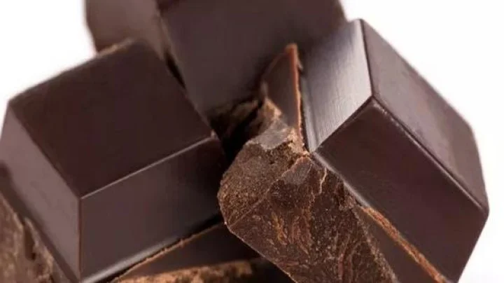 घरीच बनवा डार्क चॉकलेट रेसिपी