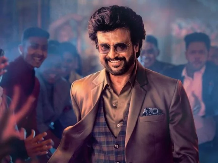 #DarbarReview రజనీకాంత్ మోసేశాడు... తలైవా ఫ్యాన్సుకు సంక్రాంతి (video)