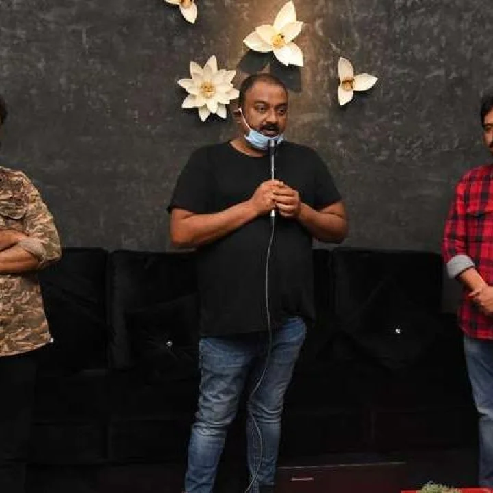 కరోనా పాటల ఆల్బమ్‌ను ఆవిష్కరించిన వి.వి. వినాయక్