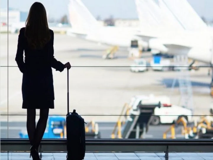 Happy Women's Day 2022: Here are 5 best places for women to travel alone Happy Women's Day 2022: महिलांच्या एकट्या प्रवासासाठी ही 5 सर्वोत्तम ठिकाणेTourism  Marathi  Bharat Darshan Marathi Webdunia Marathi
