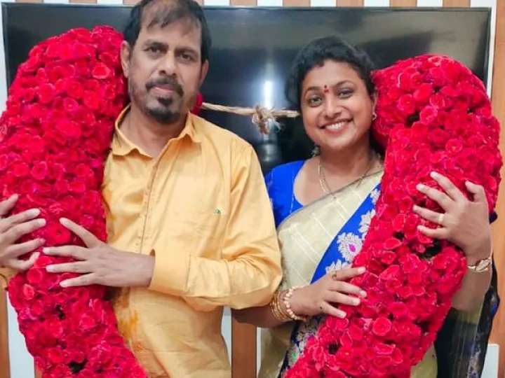 Roja-Selvamani