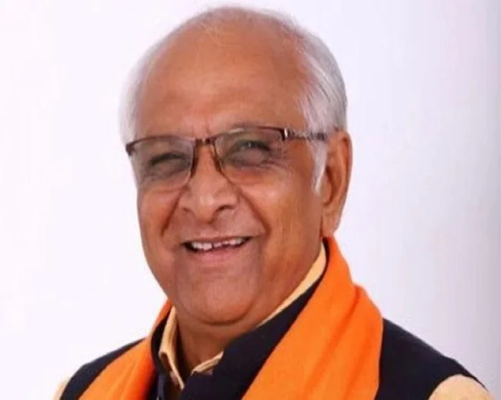 గుజరాత్‌లో కీలక పరిణామం - సీఎం మినహా మంత్రులంతా రాజీనామా