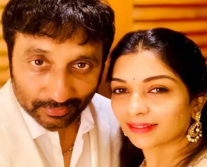 విడాకుల కోసం కోర్టుకెక్కిన దర్శకుడు శ్రీనువైట్ల భార్య?