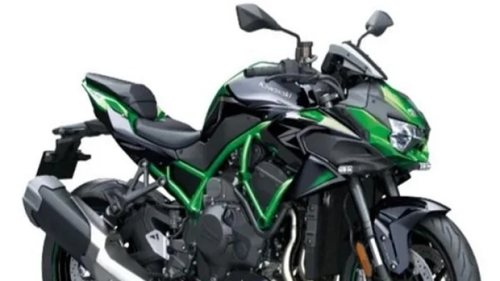 नवीकोरी दुचाकी ढोल ताशांच्या गजरात मिरवणूक काढत घरी आणली