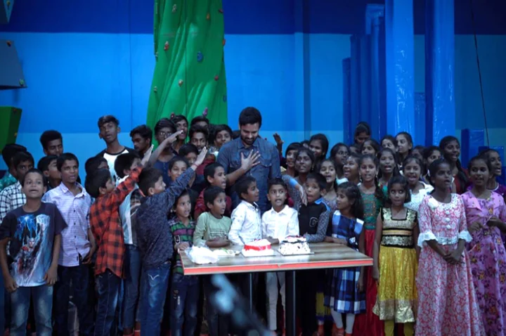 saitej with childeren