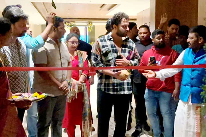 Viswaksen launch hotel