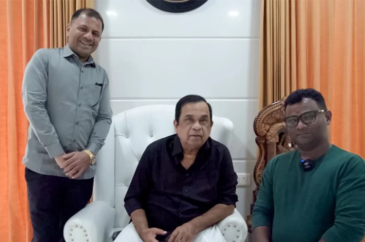 Purushottamudu tem with Brahmanandam