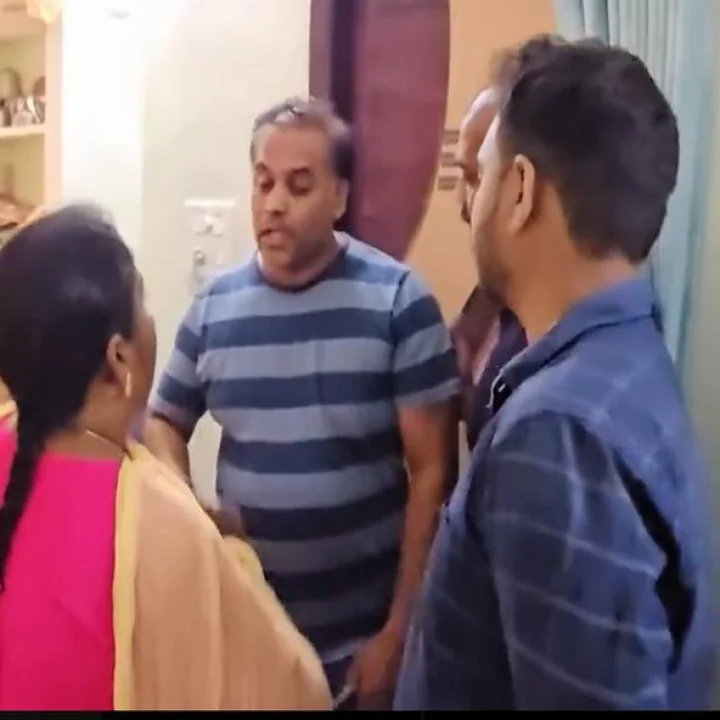 రేయ్... ఆ పిల్లని ఏమీ అనొద్దు, జాయింట్ కమిషనర్ రాసలీలలు (video)