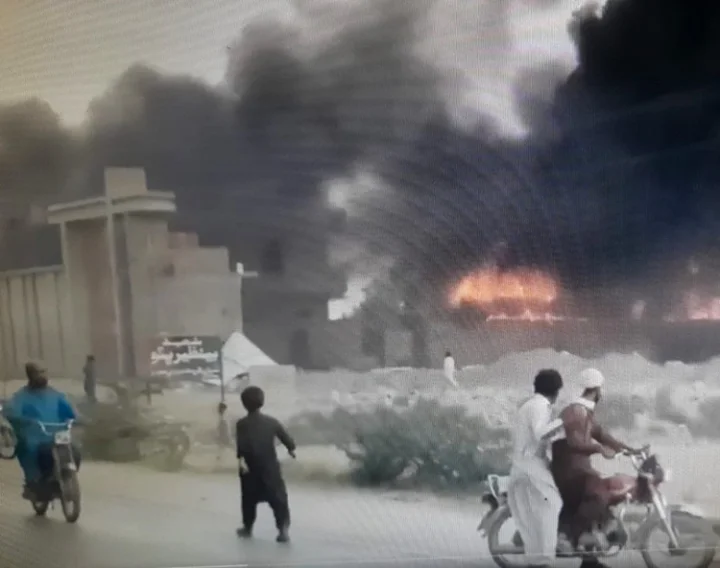 Sindh residents set fire to Pakistani minister Hassan Lanzar's house