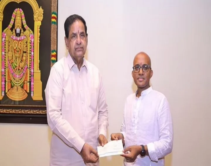 టీటీడీ ప్రాణదాత ట్రస్టుకు గూగుల్ వైస్ ప్రెసిడెంట్ కోటి రూపాయల విరాళం