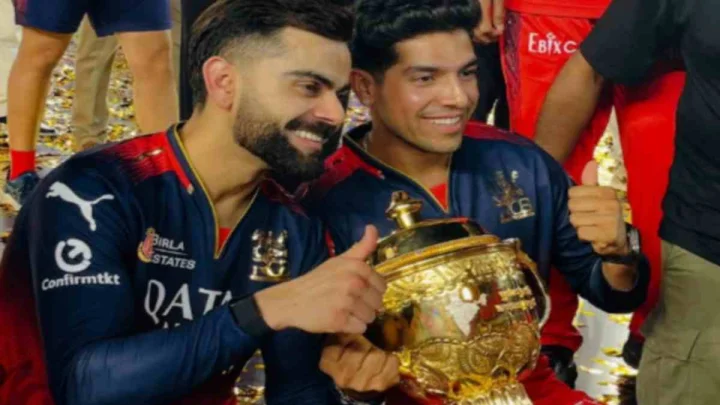 Virat kohli: నా కుమారుడు విరాట్ కోహ్లీకి నీళ్లు ఇచ్చాడు.. చర్చ, ట్రోలింగ్ మొదలు