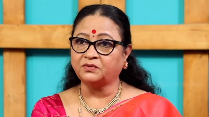నీ జీవితాన్ని త్యాగం చేస్తే కుటుంబం గడుస్తుందని అమ్మ చెప్పింది.. శ్రీలక్ష్మి