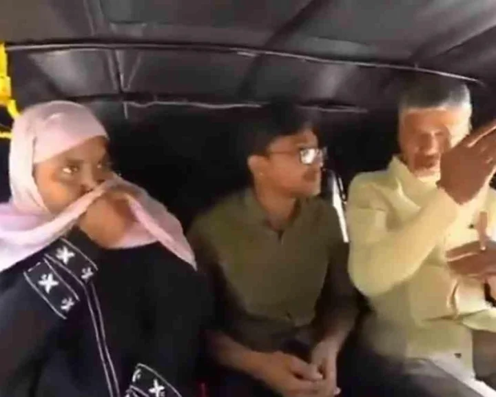 ఉండవల్లి నుంచి ఆటోలో విజయవాడ సింగ్ నగర్‌కు చంద్రబాబు, పవన్, నారా లోకేష్ (video)