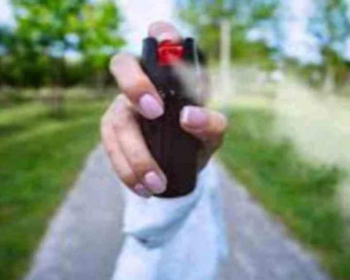 Pepper Spray: తరగతి గదిలో పెప్పర్ స్ప్రే.. ఆస్పత్రిలో తొమ్మిది మంది విద్యార్థులు, టీచర్లు