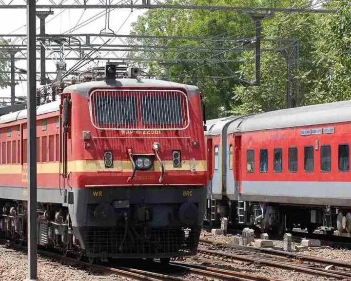 శాతవాహన ఎక్స్‌ప్రెస్ స్టాపేజీపై ద.మ.రైల్వే కీలక నిర్ణయం