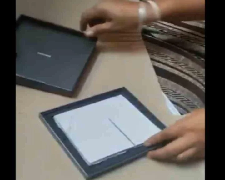 Software engineer: ఖరీదైన స్మార్ట్ ఫోన్‌ను ఆర్డర్ చేస్తే టైల్ ముక్క వచ్చింది.. (video)