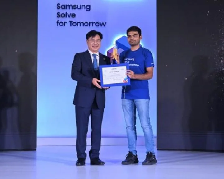 బెంగళూరు విద్యార్థి AI ఆధారిత ఆవిష్కరణ: దృష్టి లోపం ఉన్నవారికి ఉపయోగపడే స్మార్ట్ గ్లాసెస్