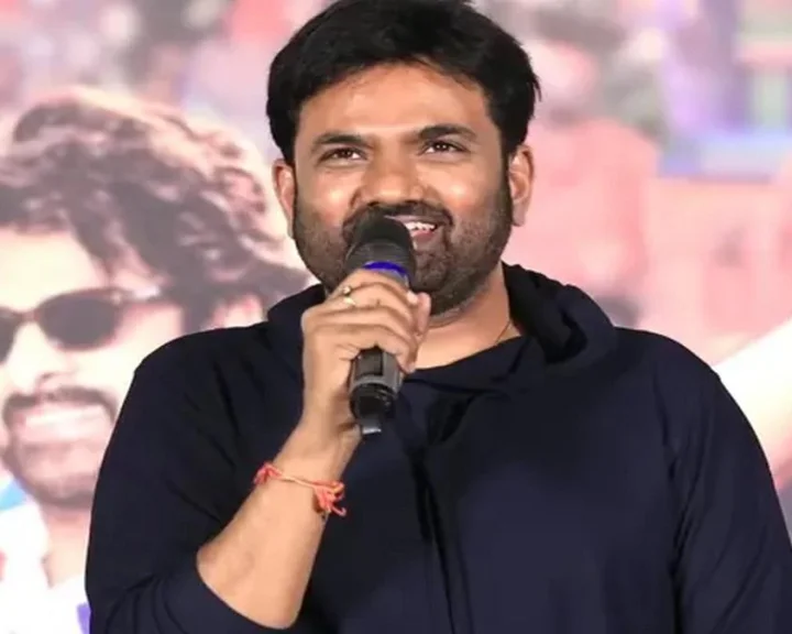 'రాజాసాబ్' దర్శకుడు మారుతి మాటలు ఎన్టీఆర్ ఫ్యాన్స్‌ను ఉద్దేశించినవేనా?