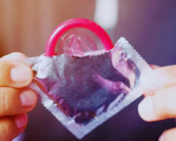 చైనాలో సంతానోత్పత్తి పెరుగుదల కోసం తంటాలు.. కండోమ్స్‌పై పన్ను పోటు