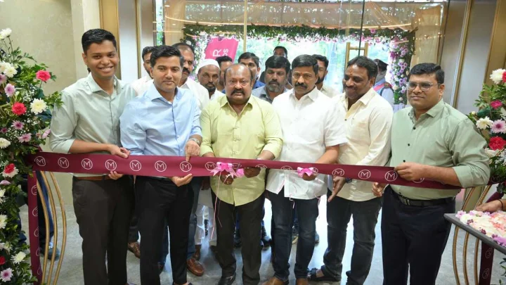 కరీంనగర్‌లో షోరూమ్ పునఃప్రారంభించిన మలబార్ గోల్డ్- డైమండ్స్