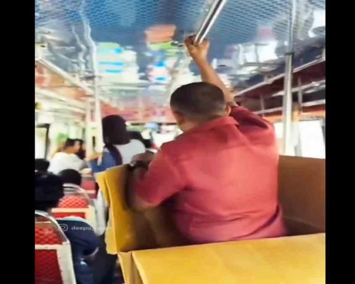 కేరళలో బస్సులో లైంగిక వేధింపులు.. వ్యక్తి ఆత్మహత్య.. కార్డ్‌బోర్డ్‌లతో పురుషుల ప్రయాణం (video)