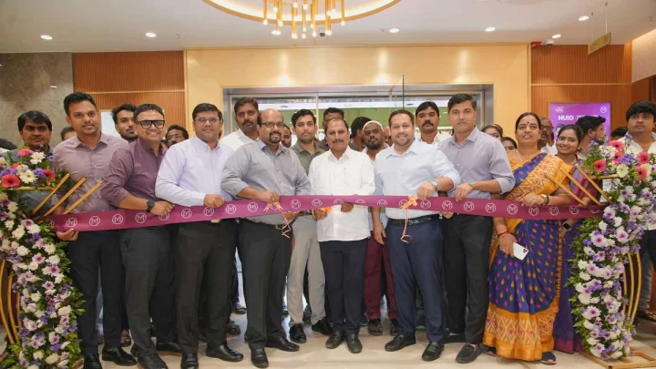 అనంతపురంలో కొత్త ప్రదేశంలోకి మార్చబడిన నూతన షోరూమ్‌ను ప్రారంభించిన మలబార్ గోల్డ్- డైమండ్స్