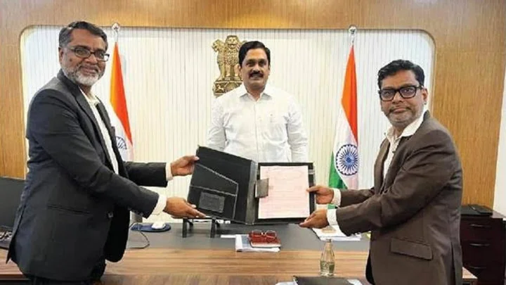4 డ్రైవింగ్ లైసెన్స్ టెస్ట్ ట్రాక్స్‌ను ఆటోమేట్ చేయడానికి మారుతి సుజుకీ మొమోరాండమ్ ఆఫ్ అగ్రిమెంట్ పైన సంతకం