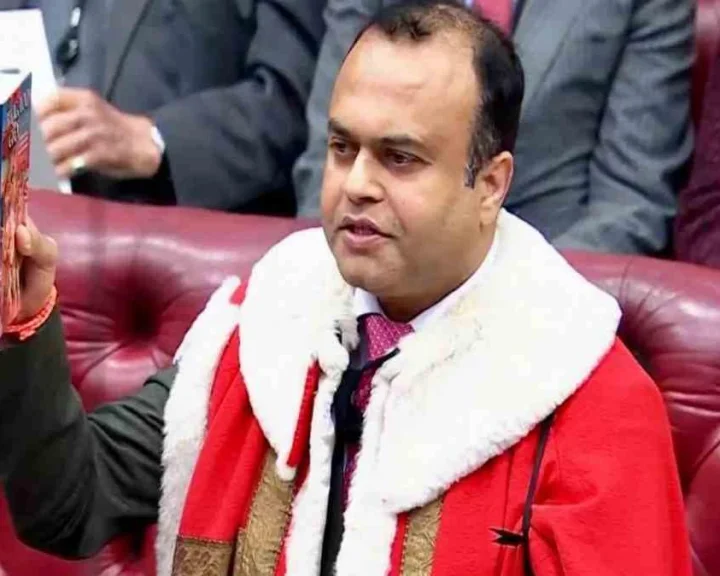 Telangana Man: యూకే హౌస్‌లో తెలంగాణ వ్యక్తి.. భగవద్గీత ప్రమాణ స్వీకారం