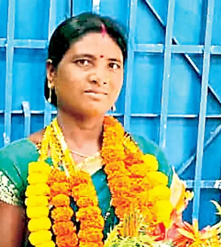 తప్పుడు అఫిడవిట్ సమర్పించి సర్పంచ్ పదవిని కోల్పోయిన మహిళ