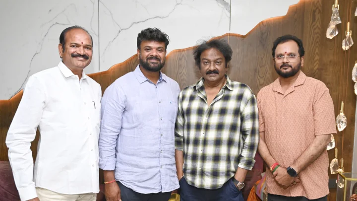 పిఠాపురంలో చిత్రంలోని మక్కుళు మక్కుళు .. పాట విడుదల చేసిన వి.వి. వినాయక్
