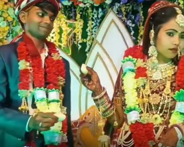 వధువు నోట్లో రసగుల్ల పెట్టబోయిన వరుడు, మూతి తిప్పిందని తుపుక్కున ఉమ్మేశాడు (video)
