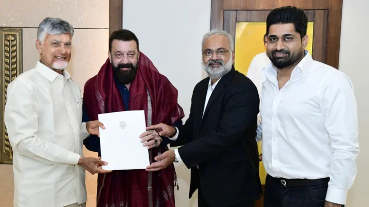 Sanjay Dutt: సీఎం చంద్రబాబుతో బాలీవుడ్ స్టార్ సంజయ్ దత్ భేటీ