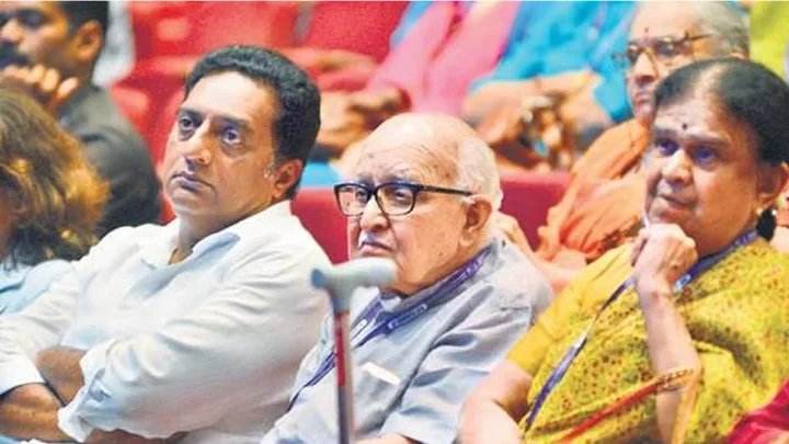 Prakash Raj: ప్రకాశ్ రాజ్ కు మాత్రుమూర్తి సువర్ణలత వియోగం